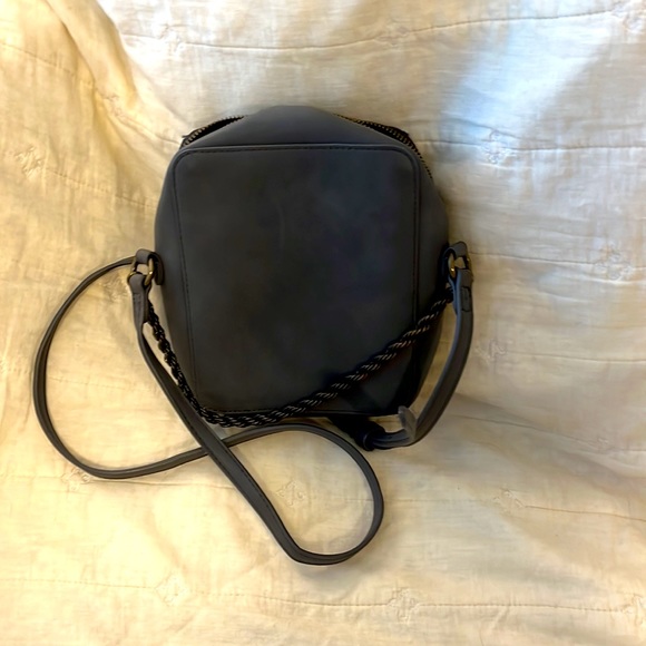 Last Chance! 🚨Unique Gray Braided Crossbody - Picture 3 of 3